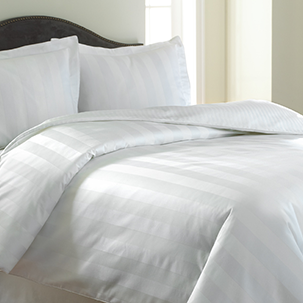 Damask comforter white